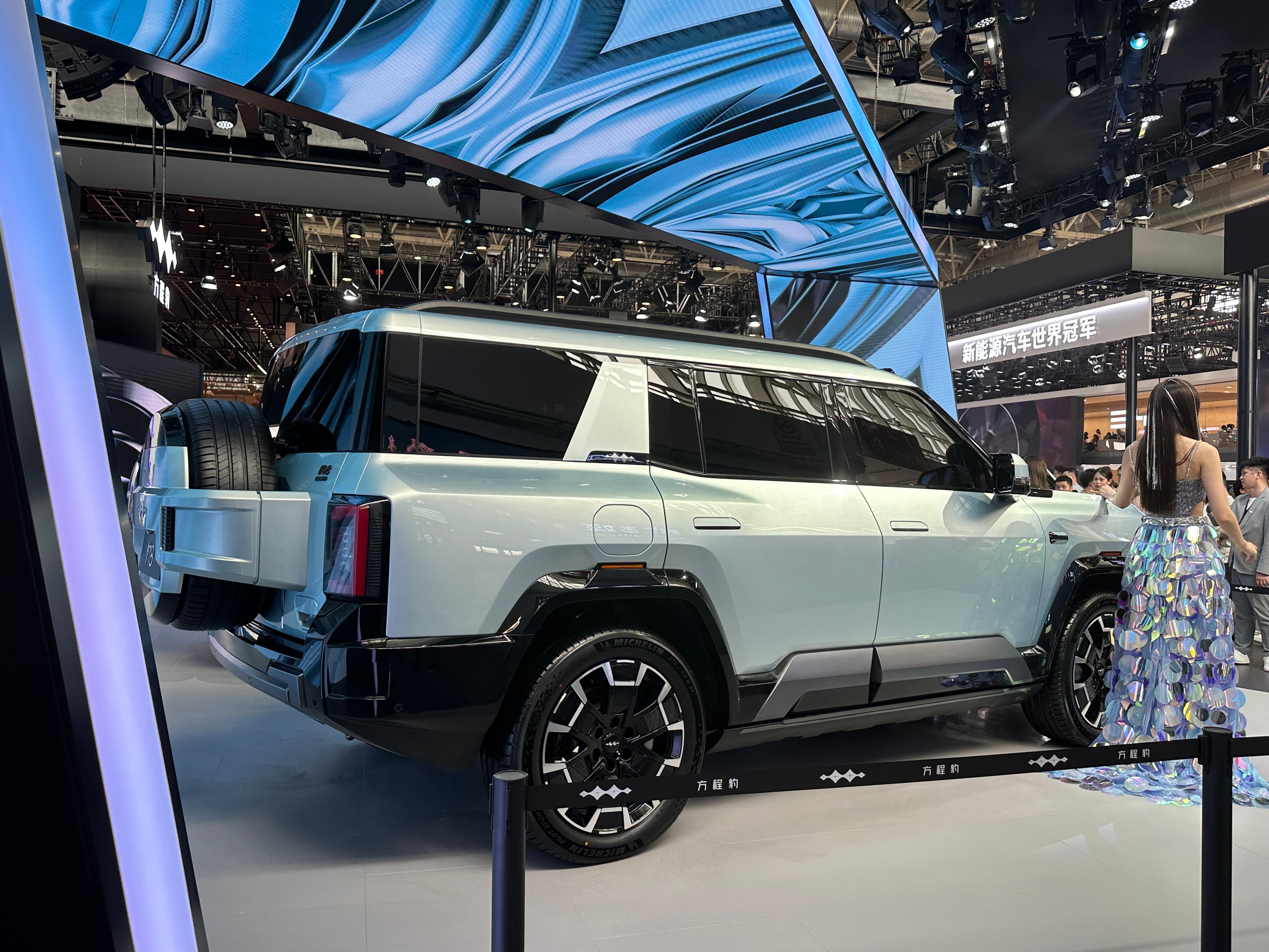 Flagship off-road SUV intent